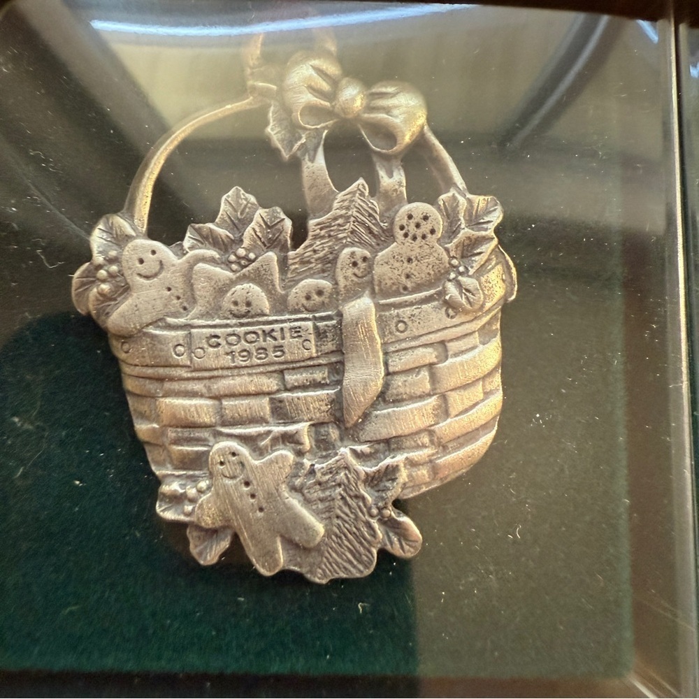 6 VTG Longaberger Ornaments Lot Pewter Baskets Angels Santas Snow Days Hometown - Picture 7 of 13